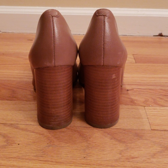Heels - Picture 3 of 3